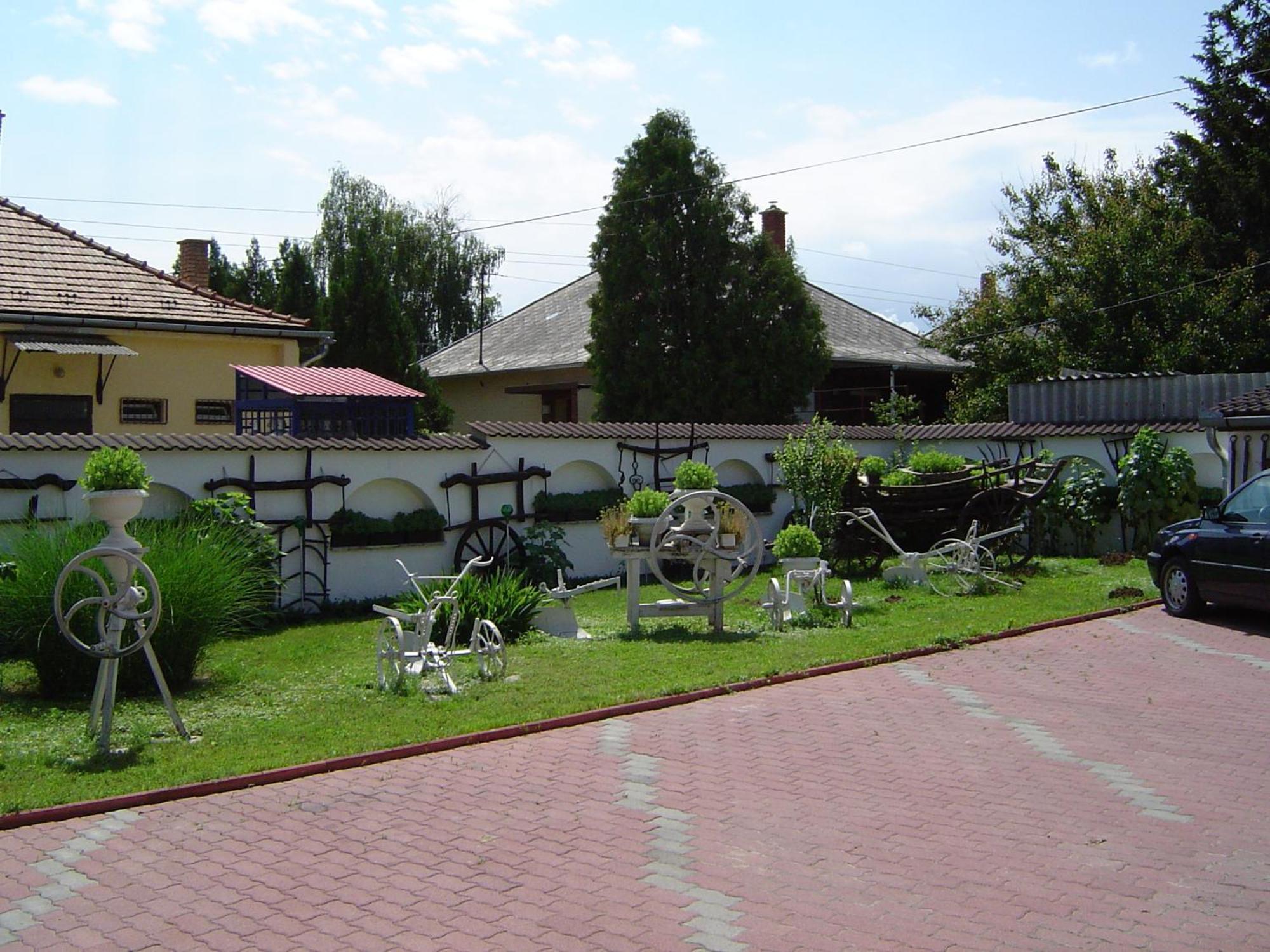 Koller Panzio Hotel Bonyhad Exterior photo