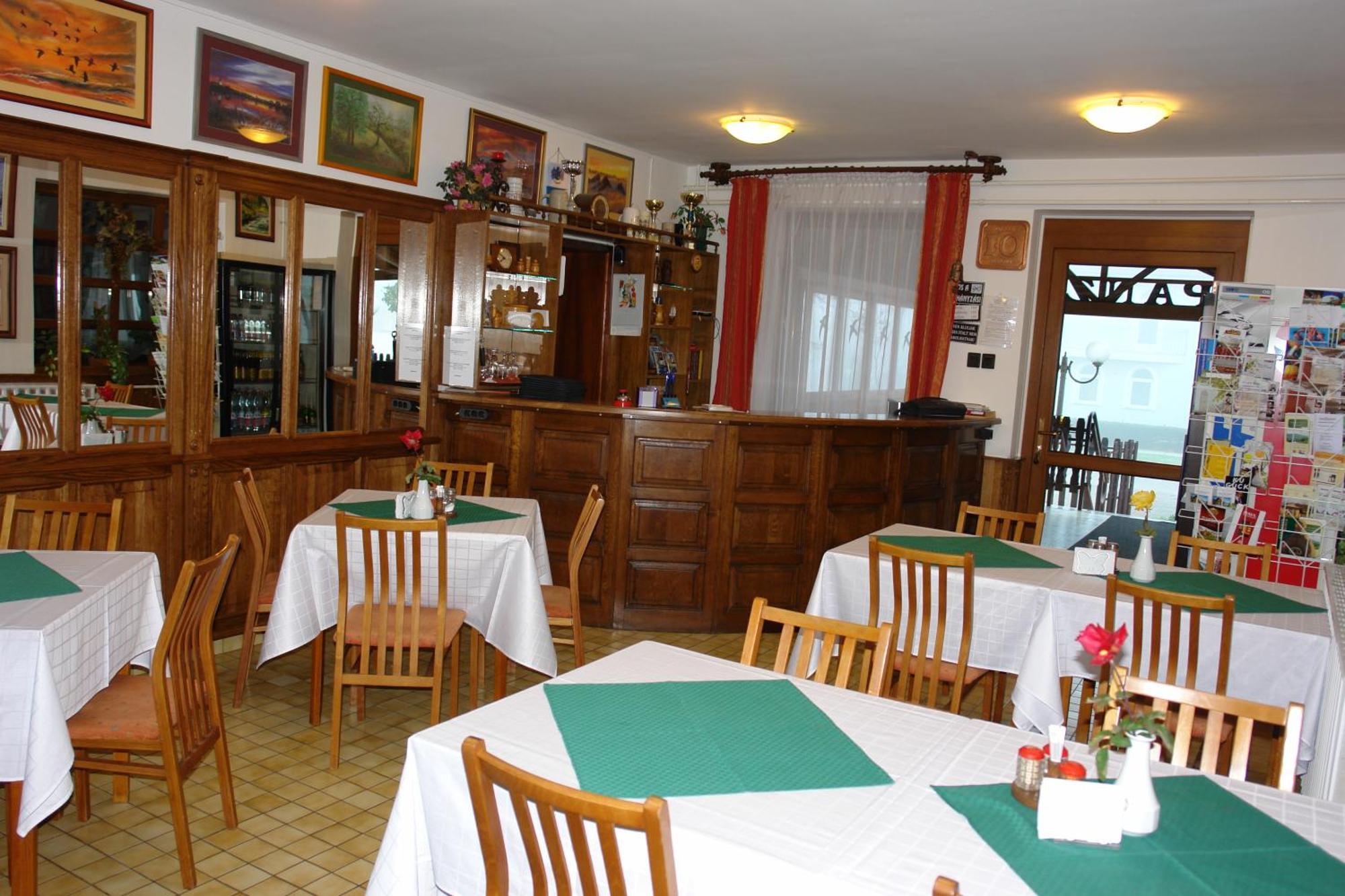 Koller Panzio Hotel Bonyhad Exterior photo