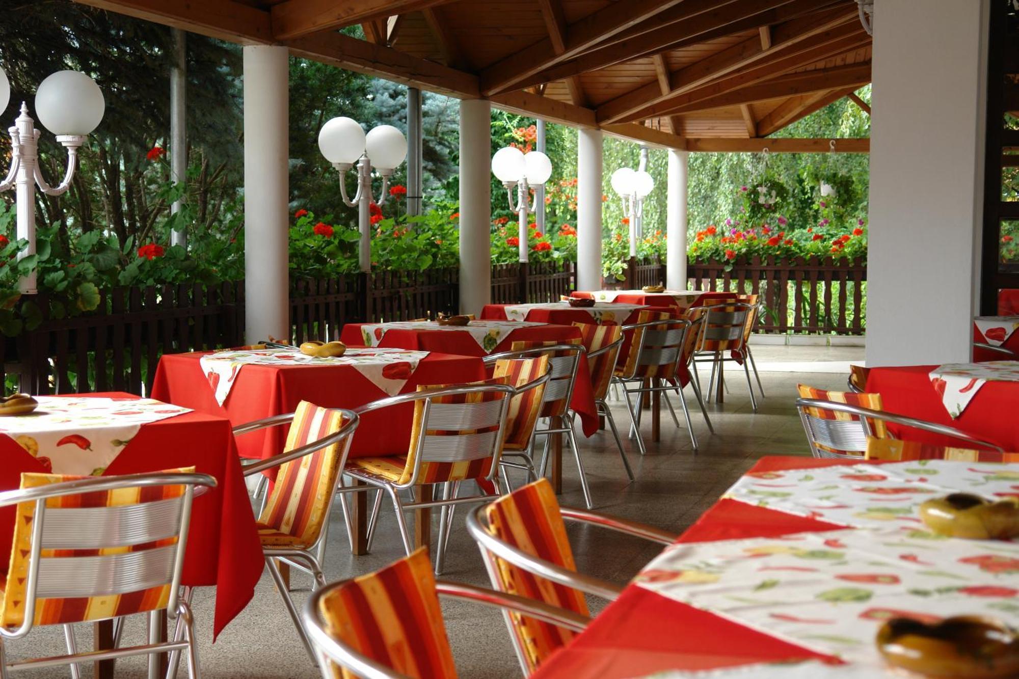 Koller Panzio Hotel Bonyhad Exterior photo
