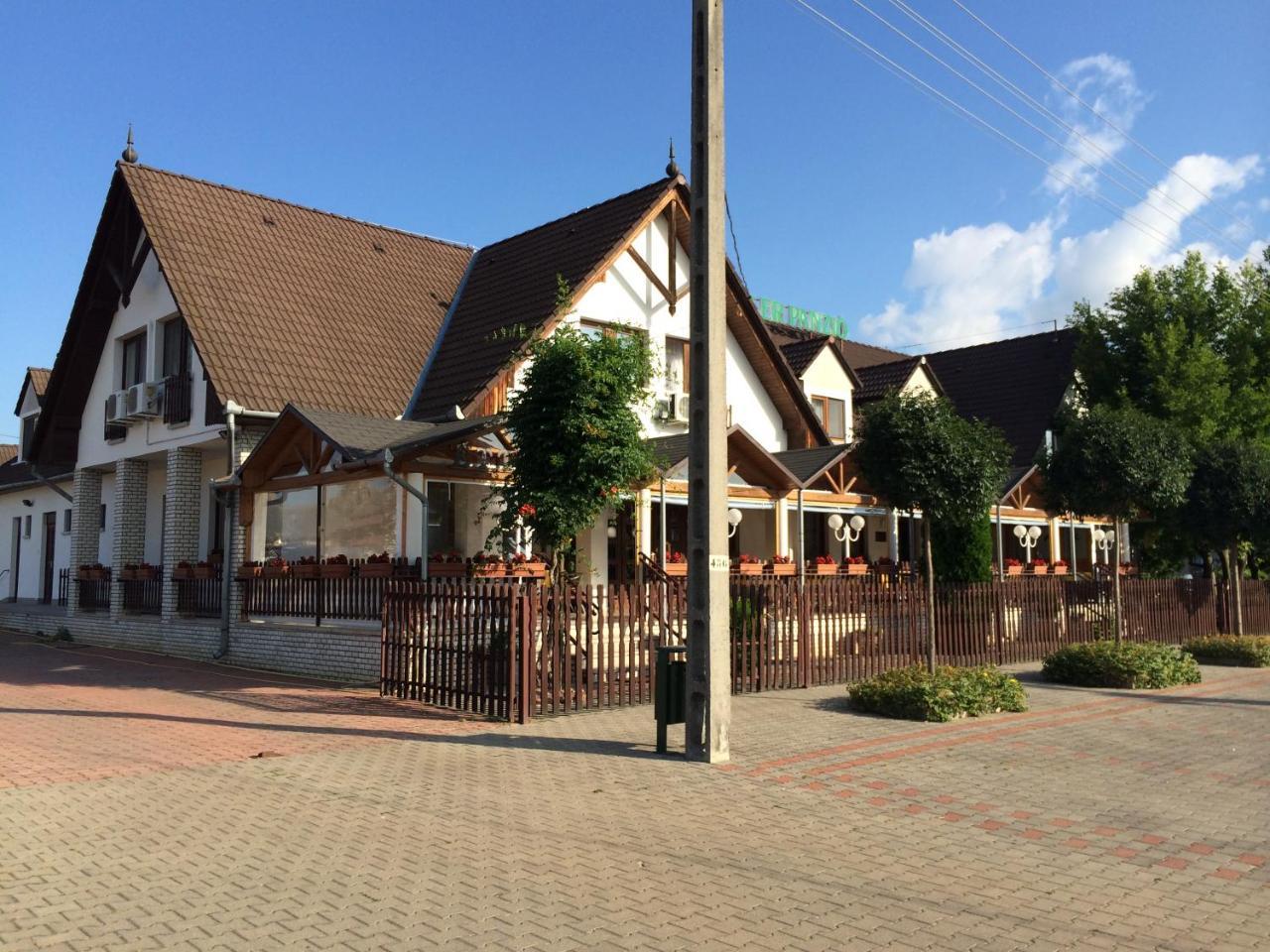 Koller Panzio Hotel Bonyhad Exterior photo