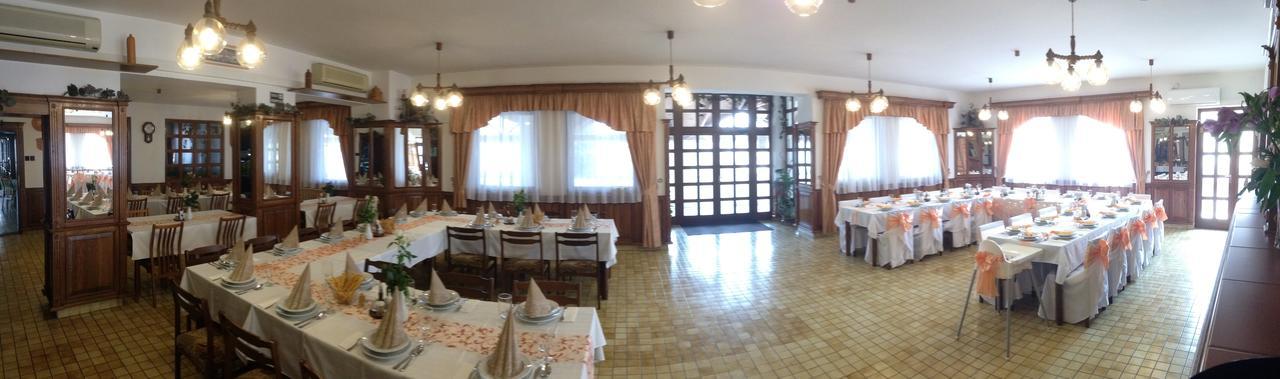 Koller Panzio Hotel Bonyhad Exterior photo